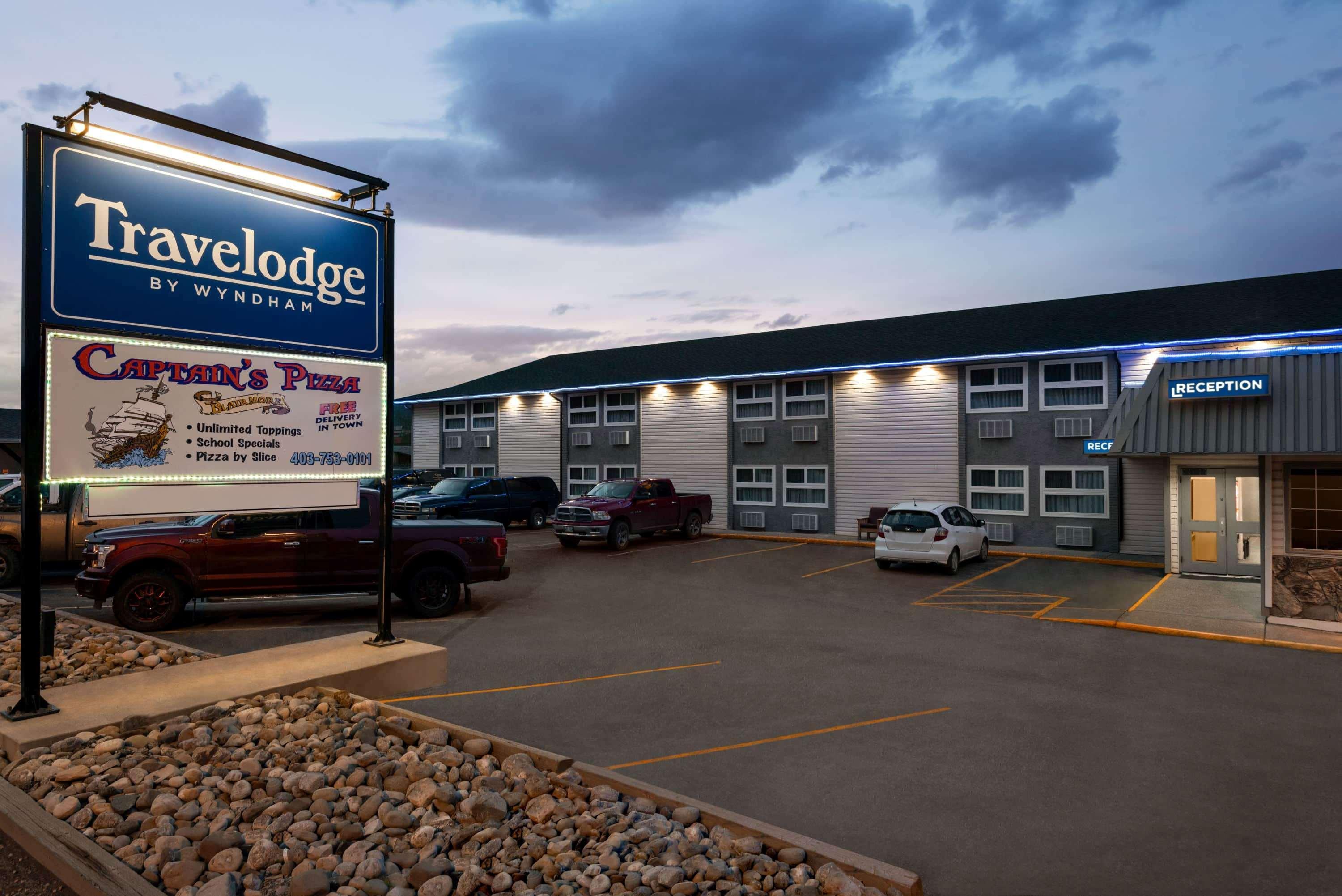 Travelodge By Wyndham Blairmore Esterno foto