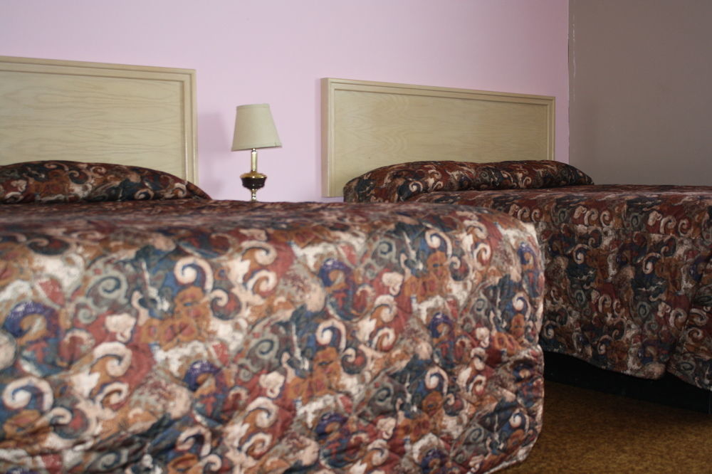 Travelodge By Wyndham Blairmore Esterno foto