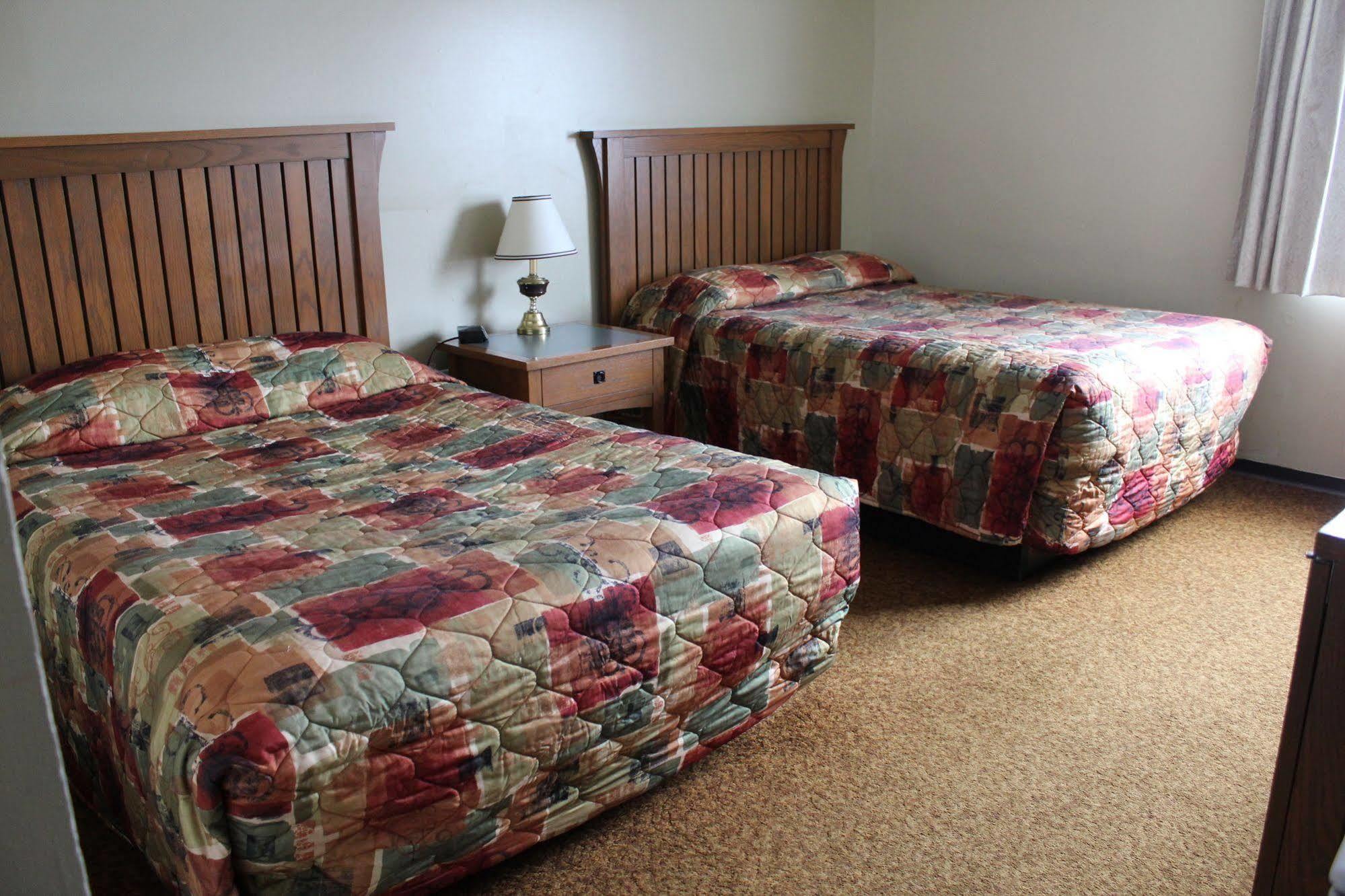 Travelodge By Wyndham Blairmore Esterno foto